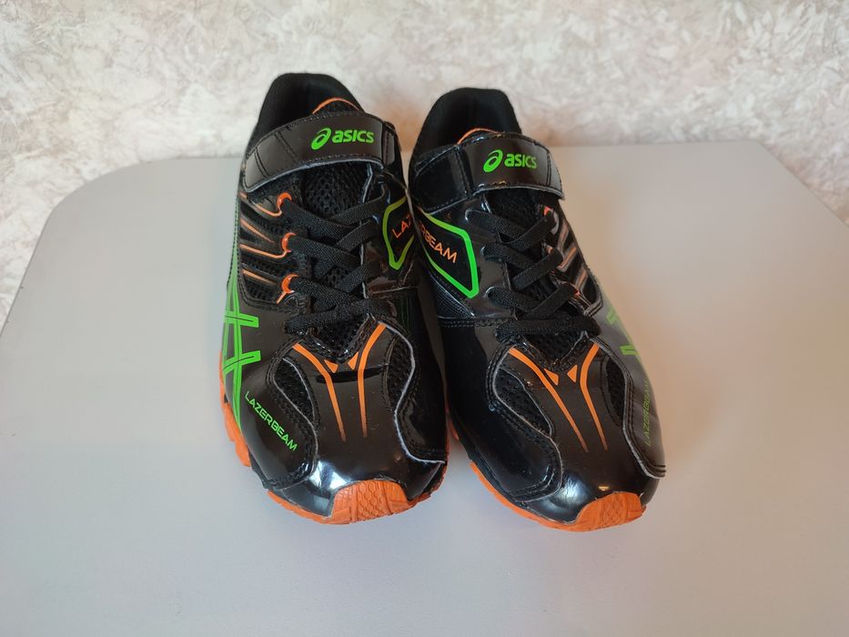 Кроссовки Asics р.35- 36 оригинал .