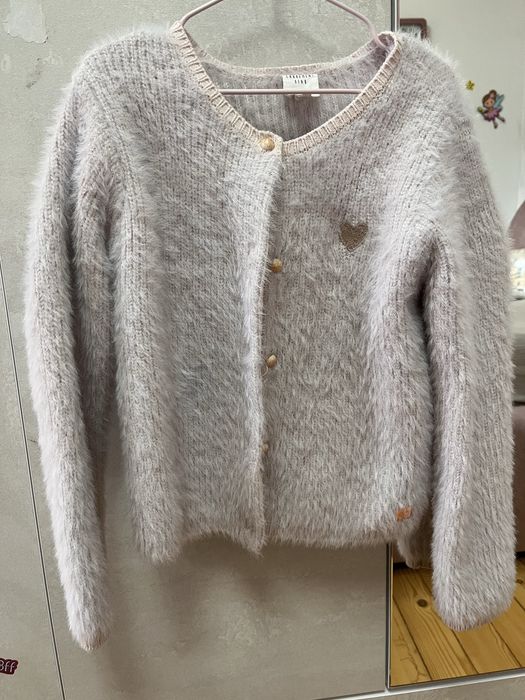 Продавам детска жилетка, елече 6г, 10г и 11г