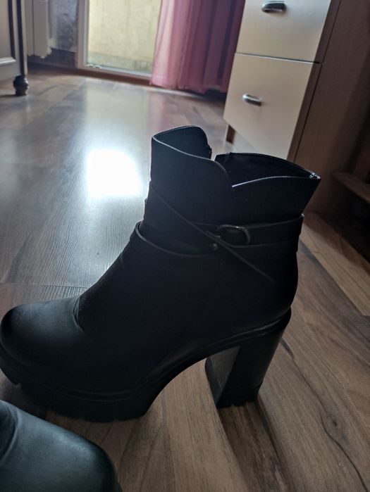 Дамски боти номер 40