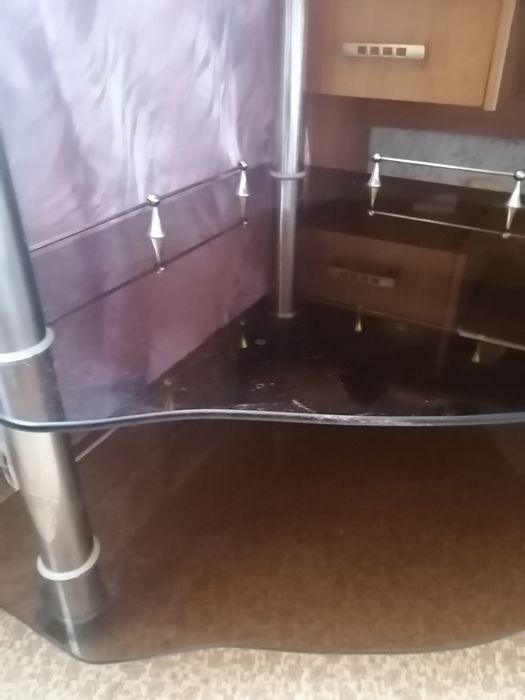 Столик под телевизор