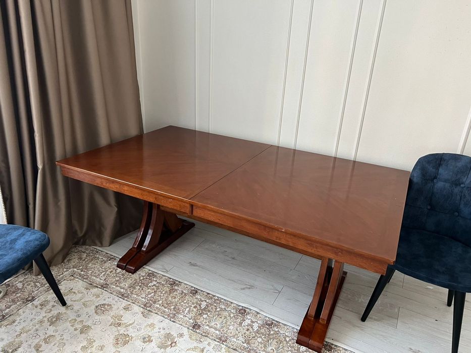 Продаю стол 3м длинная