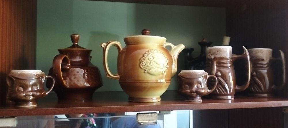 Продадим  керамический сервиз