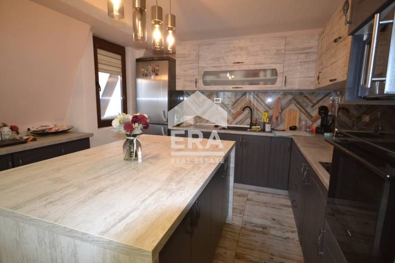 Продава се Четиристаен апартамент в Хасково, Куба - 144 кв.м за 1382 €/кв.м - Снимка #2