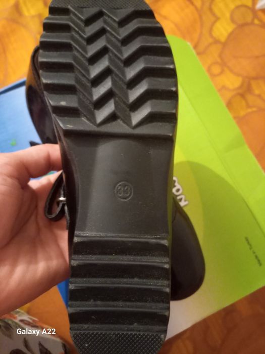 Туфли для девочек 33 р