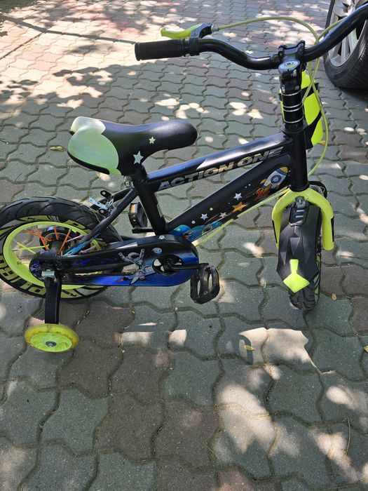 Bicicleta copii 3 -4 ani,stare foarte buna