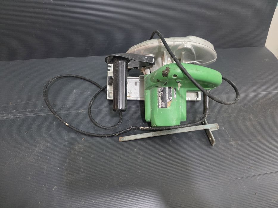 Ръчен циркуляр Hitachi