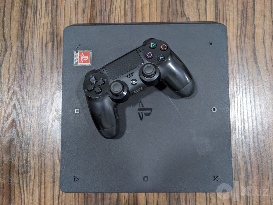 Playstation 4 Slim 1Tb прошивка 11/12 + 1 dualshok 4 original