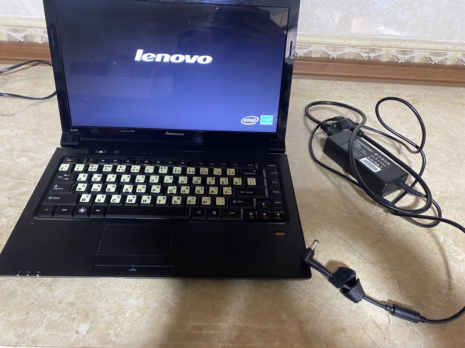 Продам ноутбук рабочий lenovo