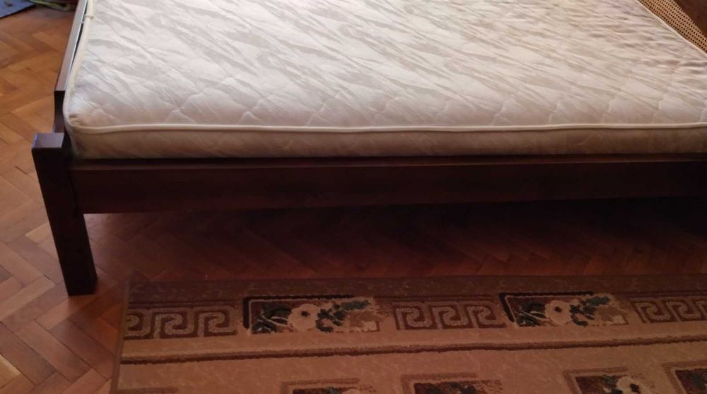 Голяма спалня 183х200 в много добро състояние