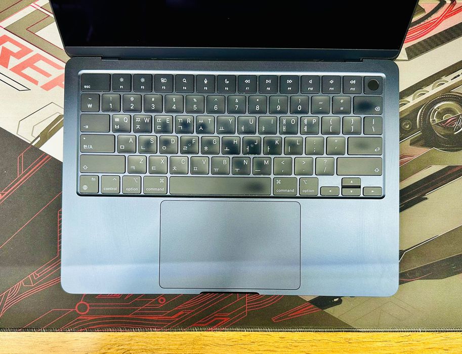MacBook Air M2 16GB / 1TB lik 13 Dyum Noutbuk (Makbuk-Apple)