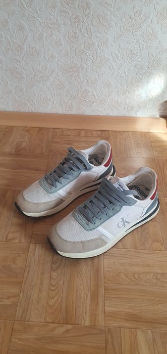 Продам кросовки  Ц - 5000т