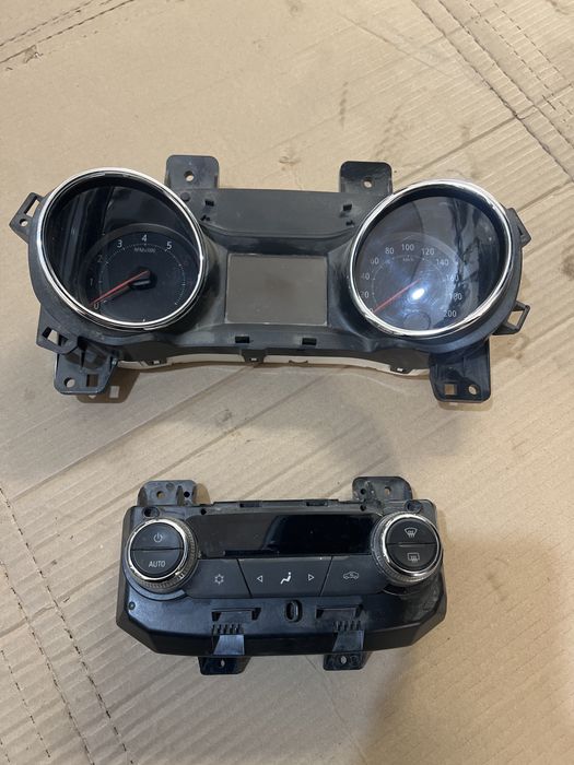 Трекер 2 табло ……..