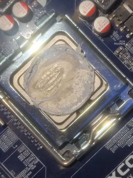 Продам пк в рабочем состаний без памяти(hdd, sdd)