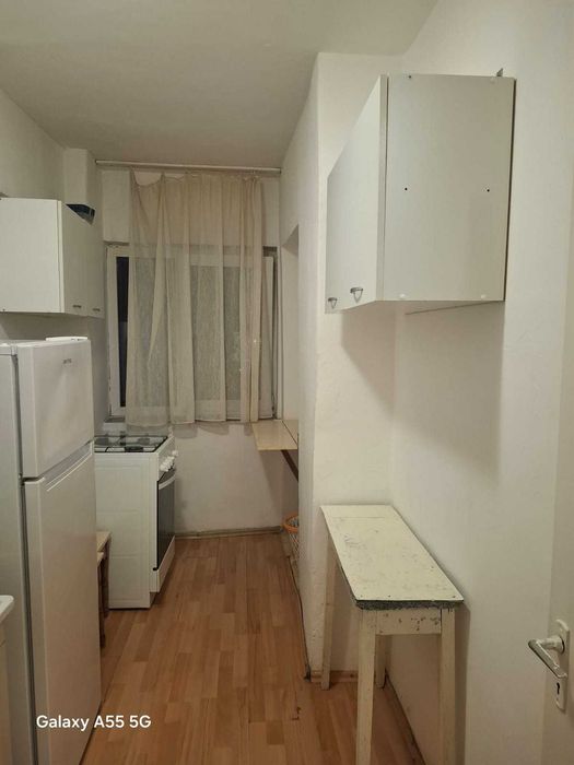 Închiriez garsoniera