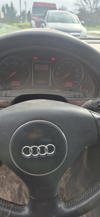 Ауди А4 2.5ТДИ куатро на части 180коня