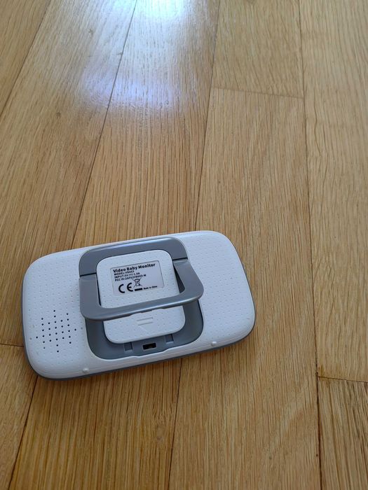 Baby monitor video cu camera si ecran pentru supravegherea bebelusilor