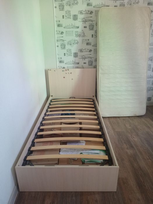 Продам кровать 190/90 + матрас.