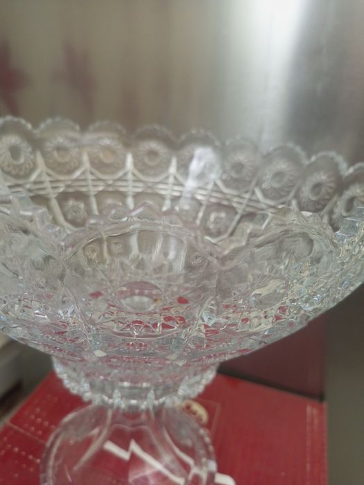 Продам новые две вазы в коробке