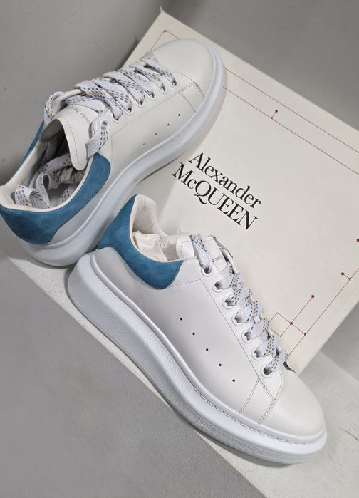 Alexander McQueen кецове
