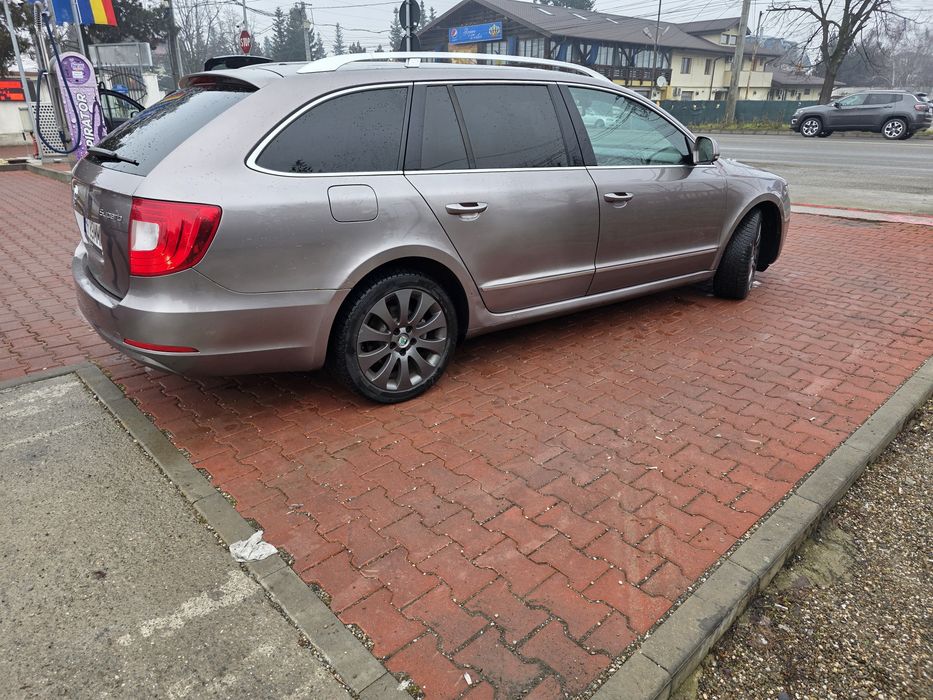 SKODA Superb 2012 — imagine 3