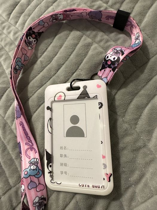 Брелок и беджик