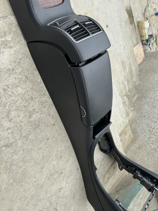 Черен кожен подлакътник преден и заден за Mercedes CLS W219