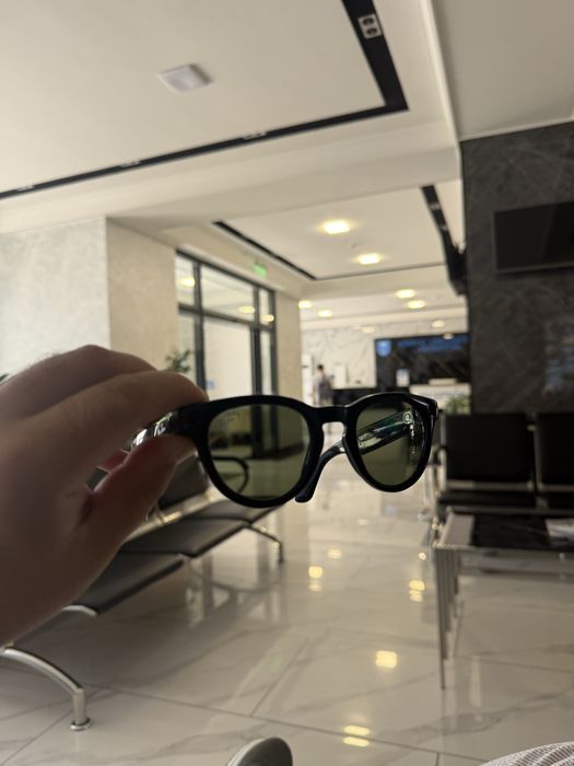 Ray-Ban meta headliner