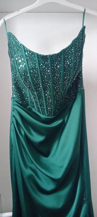 Елегангна бална рокля