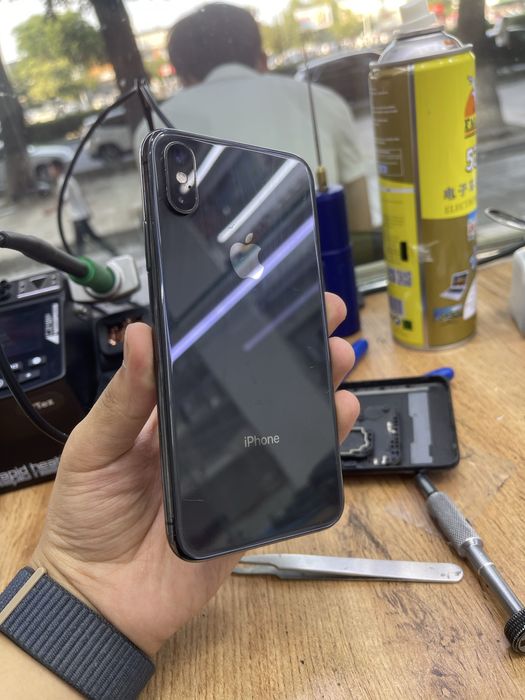 iPhone Xs 64Gb .