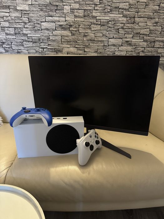 xbox series s+2 controlere+monitor 24”
