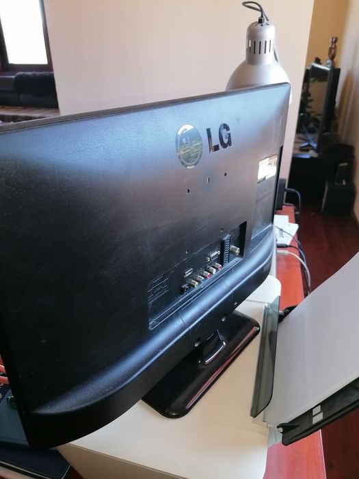 Телевизор LG, 22 инча, HDMI.  .
