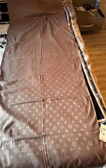 Louis Vuitton-Чисто нов автентичен дамски шал