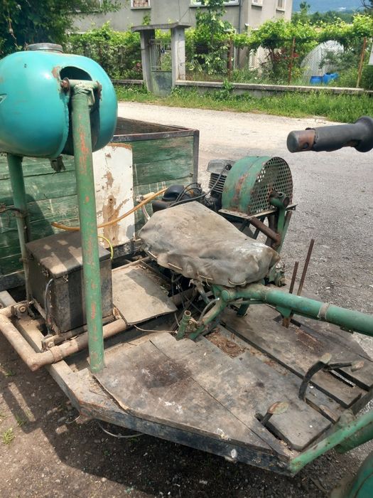 Триколка със двигател на иж