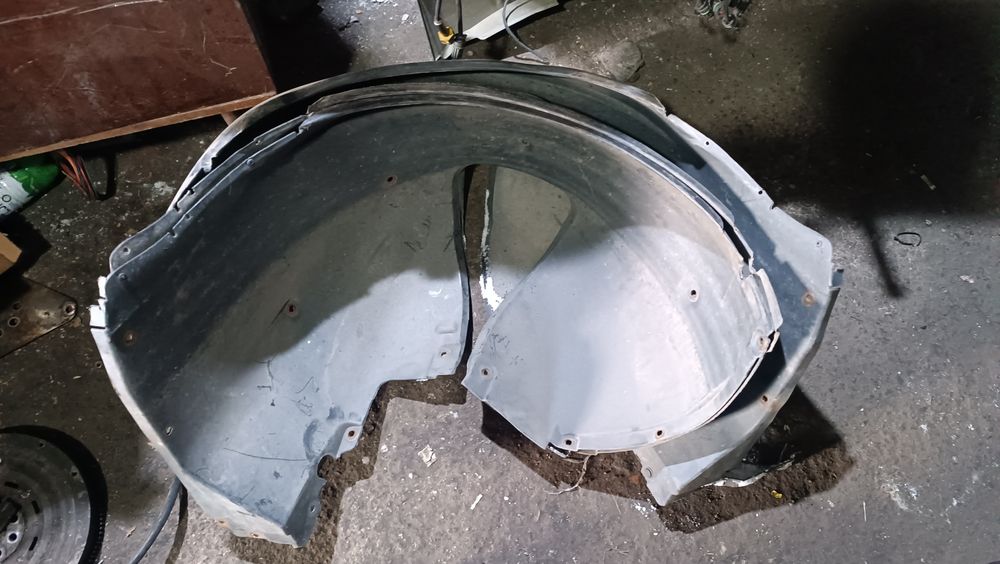 Подкрыльник БМВ е39 передний правый