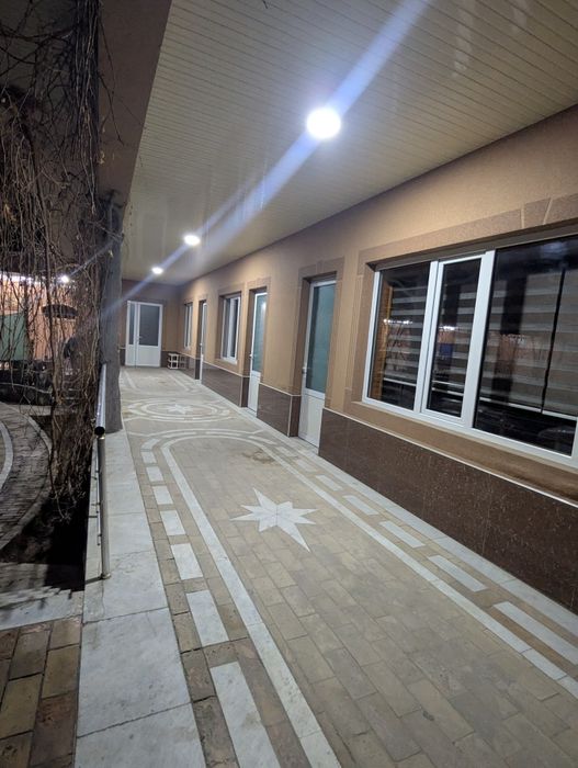 Dacha-uy sotiladi uch qahramon (parvoz mahalla)