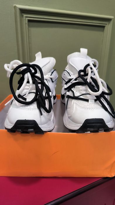 Продам балетки и кросовки