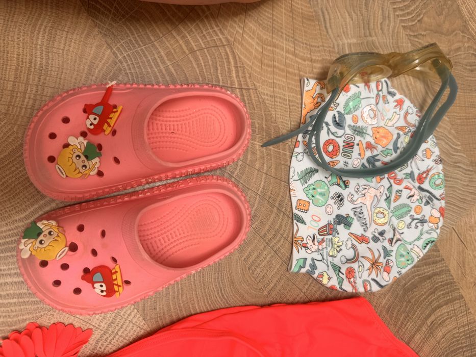 Lot piscina bazin fetite-costum de baie intreg-4 ani