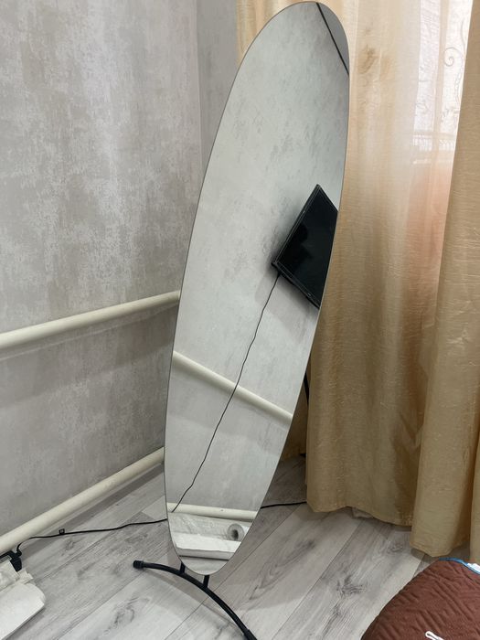 Продам напольное зеркало напольное