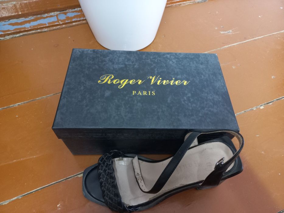 Женская обувь разная