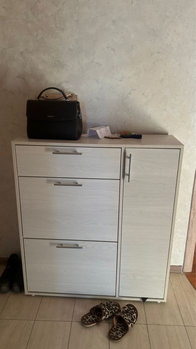 Продаю мебель корпусную