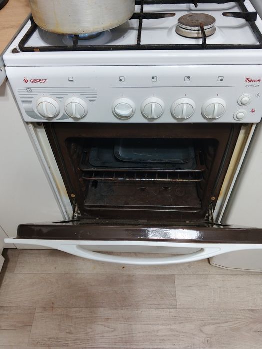 Продам газовую плиту
