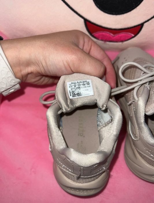 Adidas Ozelia marimea 25,5