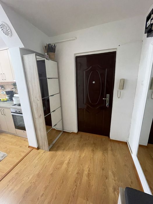 Inchiriez Apartament cu 2 camere Semidecomandat