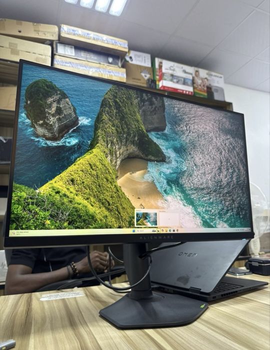 monitor Dell Alienware Aw2724Dm