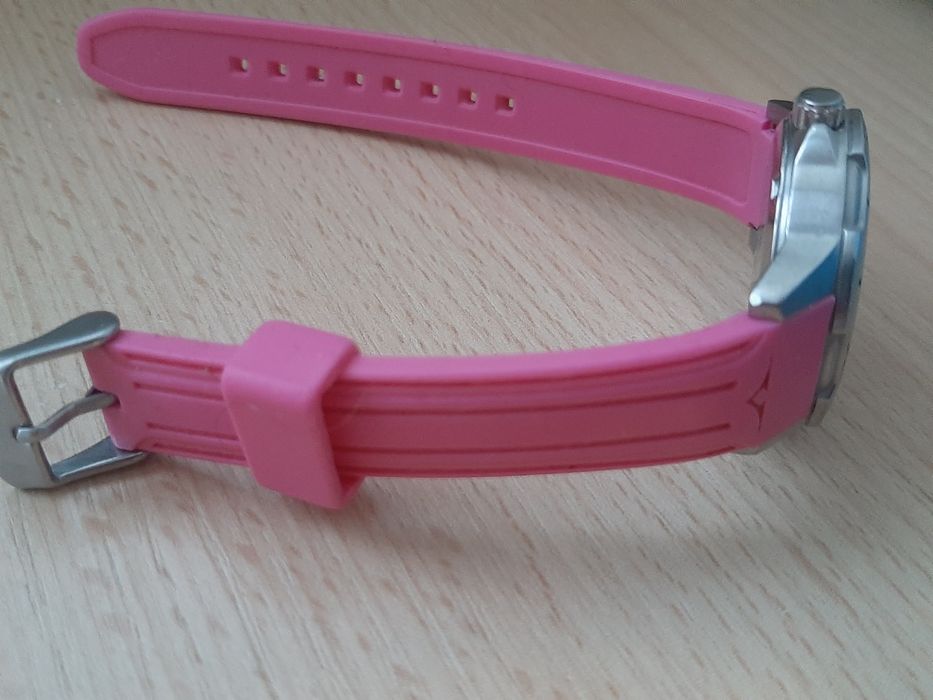 Ceas Vagary by Citizen (1012-S097444) – Curea silicon, stare excelentă/ Ceas damă Vagary by Citizen (1012-S092523) – Roz, curea silicon, WR 10 BAR
