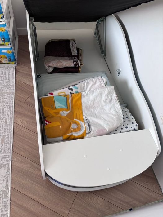 Продам кровать детскую