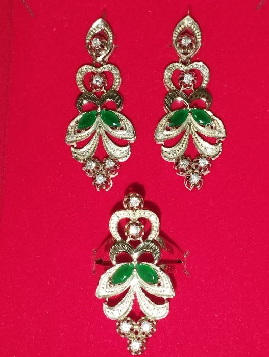 -золото ,бриллианты, комплект