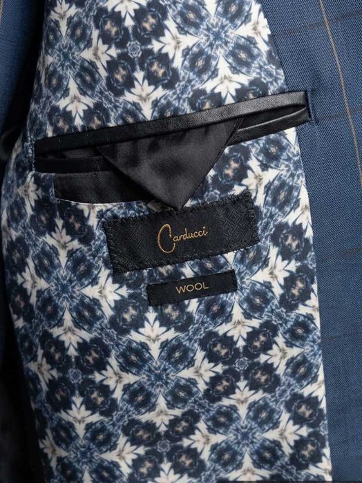 Луксозен мъжки костюм CARDUCCI от 3 части (100% Вълна)