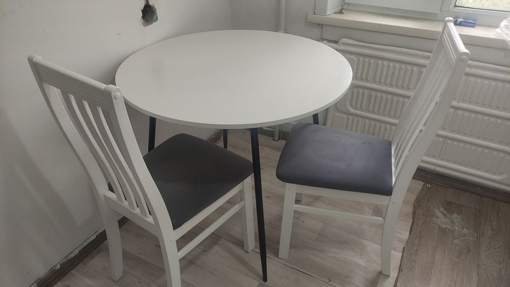Стол стулья очень хорошем состоянии