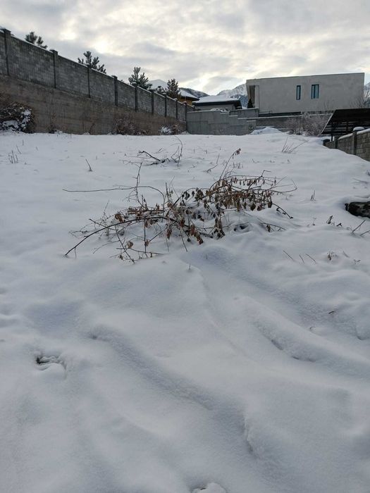 Продается участок 11 соток  мкр.Нуралатау